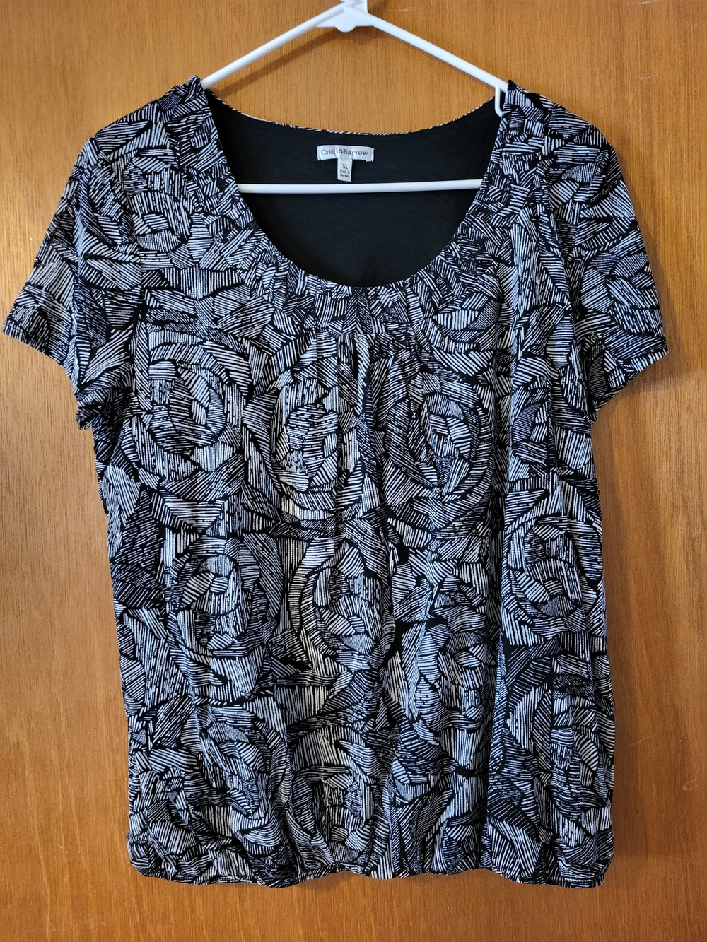 croft & barrow Black and White Abstract Scoop Neck Top